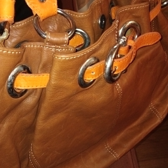 Iam selling a tote bag - Picture 1 of 8